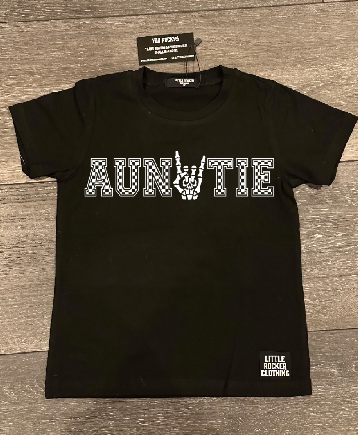 layflat auntie tee for matching family outfit